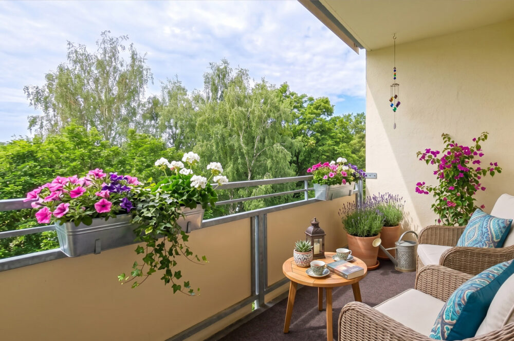 Balkon-Einrichtung KI